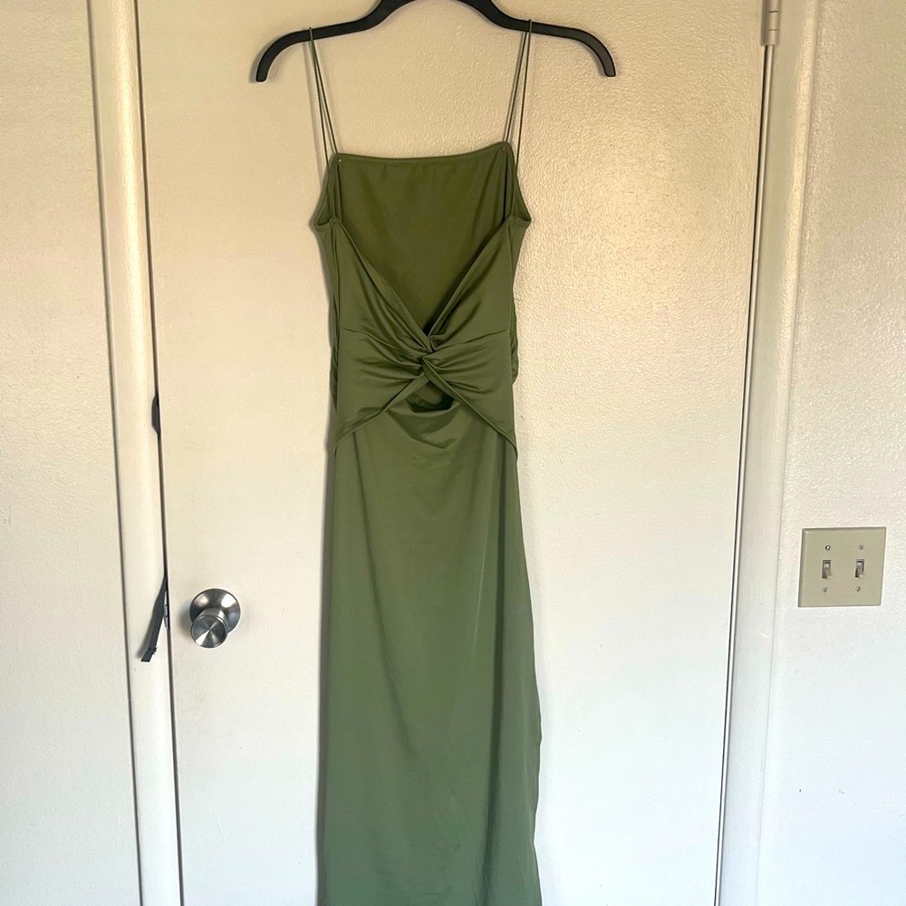Dress - Picture 3 of 4